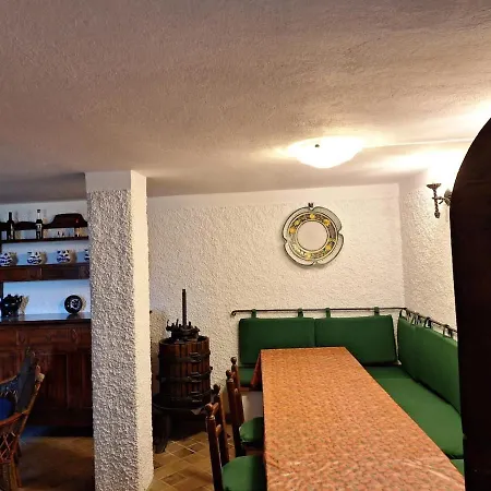 Sea-view Retreat - Pool, Tavern, Fireplace Nyaraló