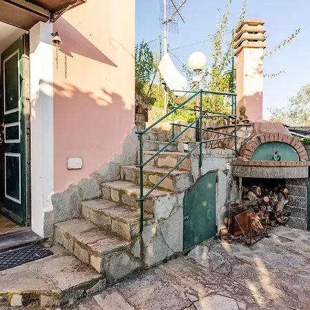 Sea-view Retreat - Pool, Tavern, Fireplace 펜션 라팔로