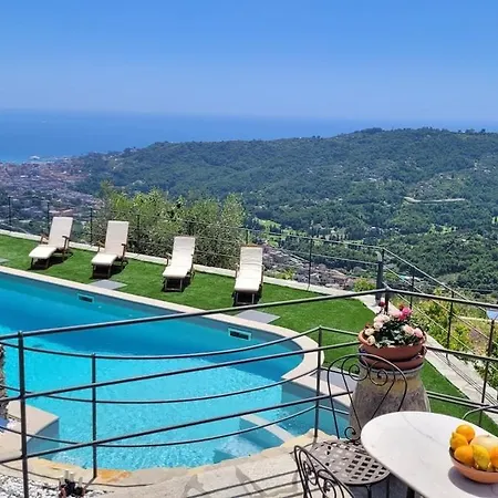 Sea-view Retreat - Pool, Tavern, Fireplace 펜션