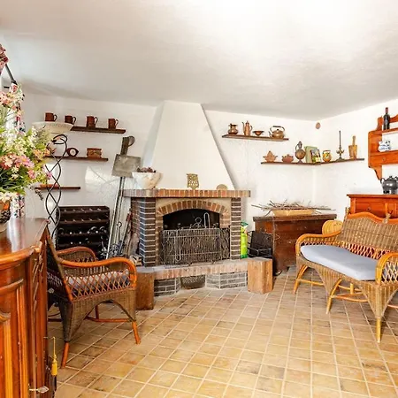 بيت للعطل Sea-view Retreat - Pool, Tavern, Fireplace