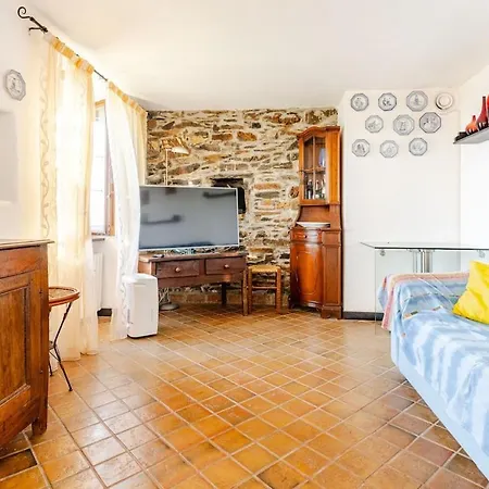 بيت للعطل Sea-view Retreat - Pool, Tavern, Fireplace راباللو