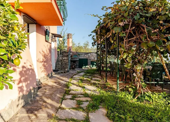 Sea-view Retreat - Pool, Tavern, Fireplace Rapallo